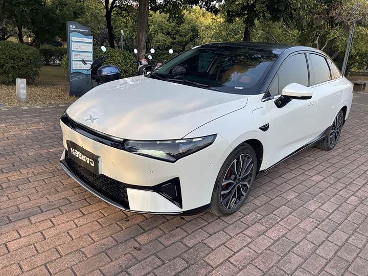 Фото 1 - XPeng P5