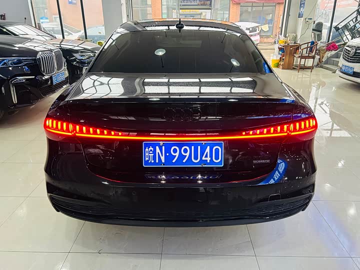 Фото 5 - Audi A7L