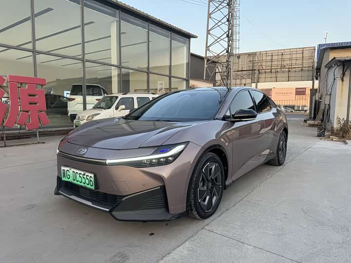 Фото 1 - Toyota bZ3