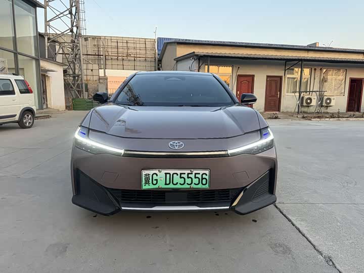 Фото 2 - Toyota bZ3