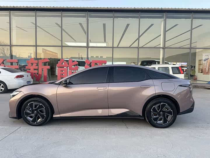 Фото 5 - Toyota bZ3