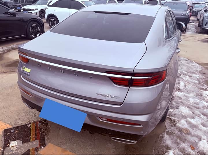 Фото 4 - Geely Preface