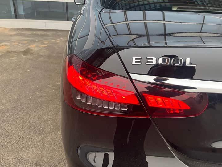 Фото 6 - Mercedes-Benz E-Class