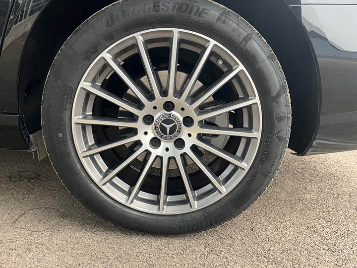 Фото 7 - Mercedes-Benz E-Class