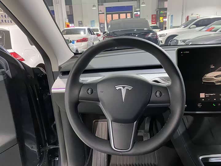 Фото 6 - Tesla Model Y