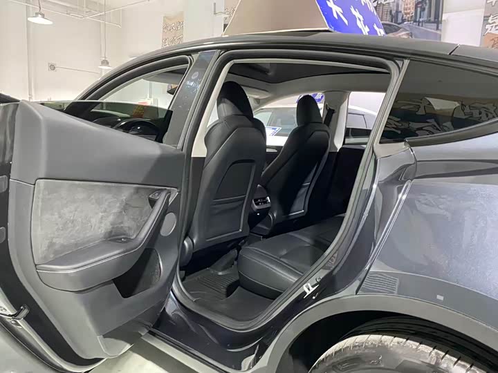 Фото 8 - Tesla Model Y