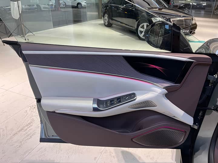 Фото 6 - Denza Z9GT