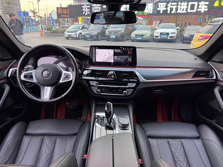 Фото 5 - BMW 5 Series