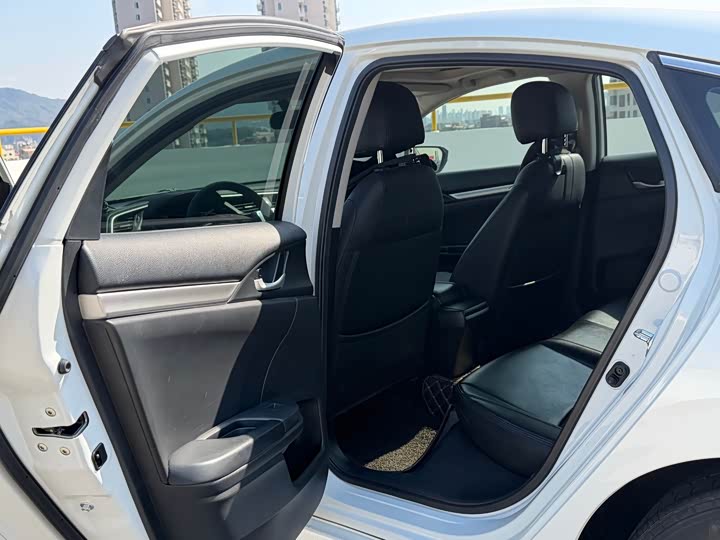 Фото 3 - Honda Civic