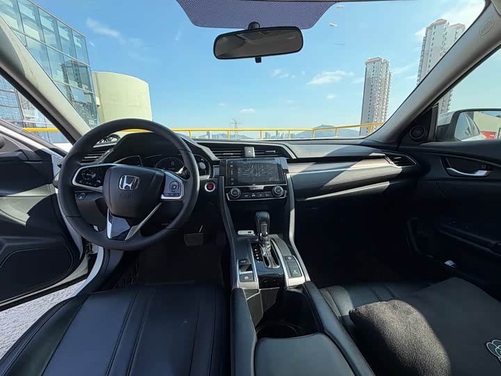 Фото 4 - Honda Civic