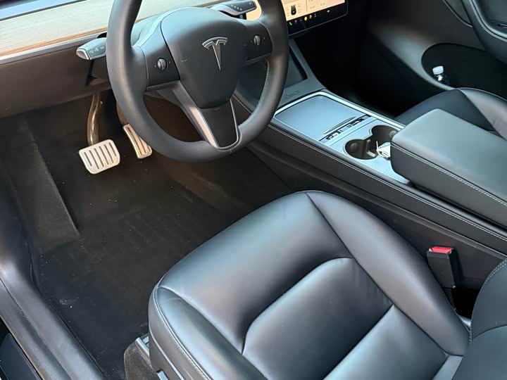 Фото 4 - Tesla Model Y