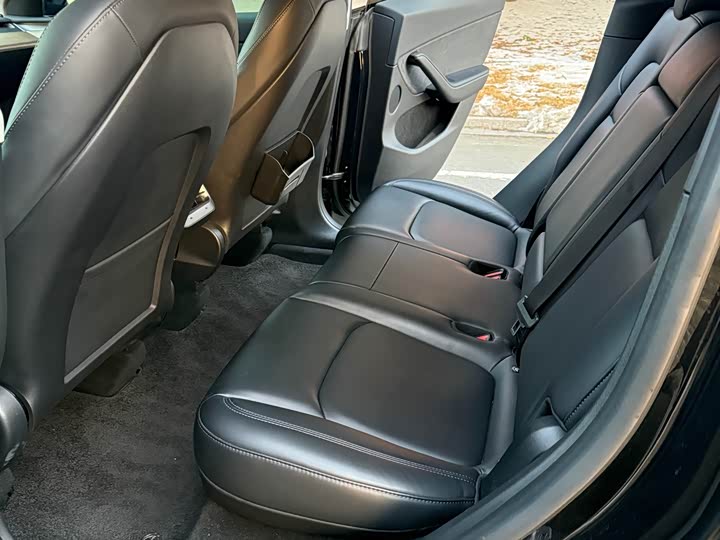 Фото 6 - Tesla Model Y