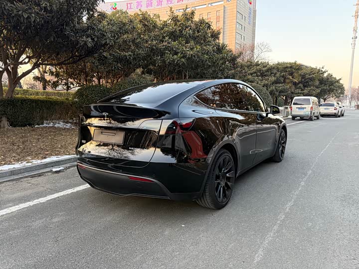 Фото 7 - Tesla Model Y