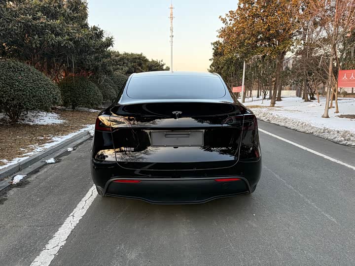Фото 8 - Tesla Model Y