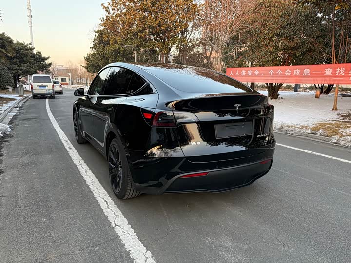 Фото 9 - Tesla Model Y