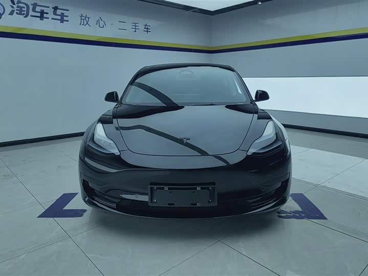 Фото 2 - Tesla Model 3