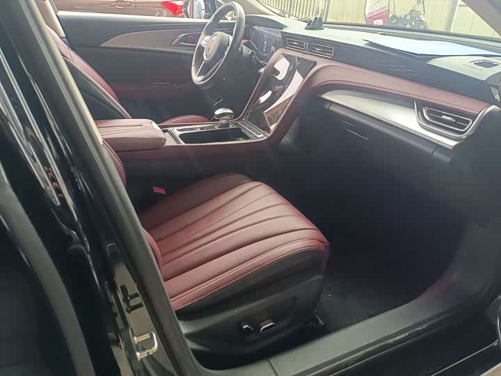 Фото 6 - Hongqi H5