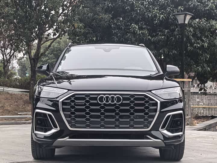 Фото 2 - Audi Q5L