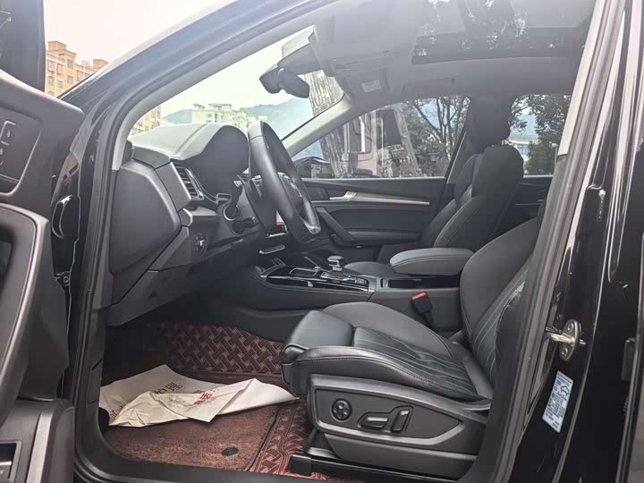 Фото 5 - Audi Q5L