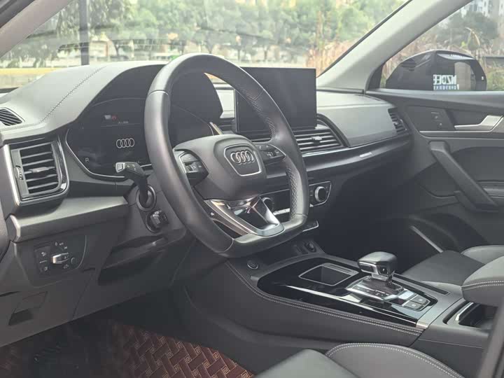 Фото 6 - Audi Q5L