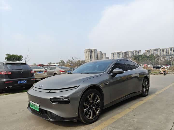 Фото 1 - XPeng P7
