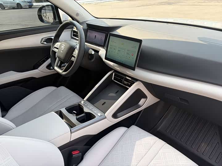 Фото 8 - BYD Yuan Up