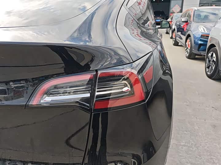 Фото 8 - Tesla Model Y