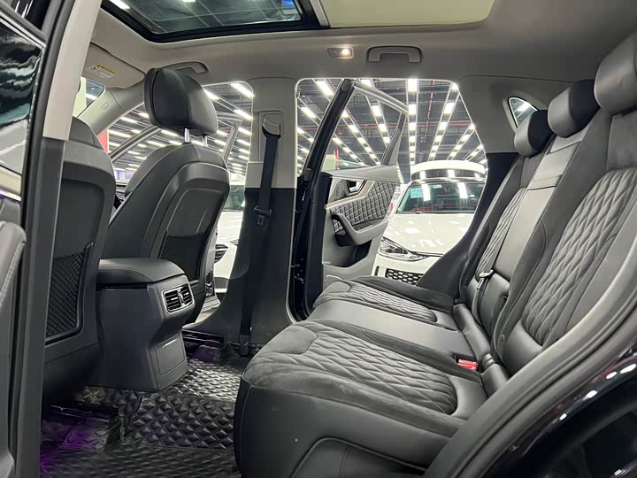 Фото 8 - Hongqi HS5