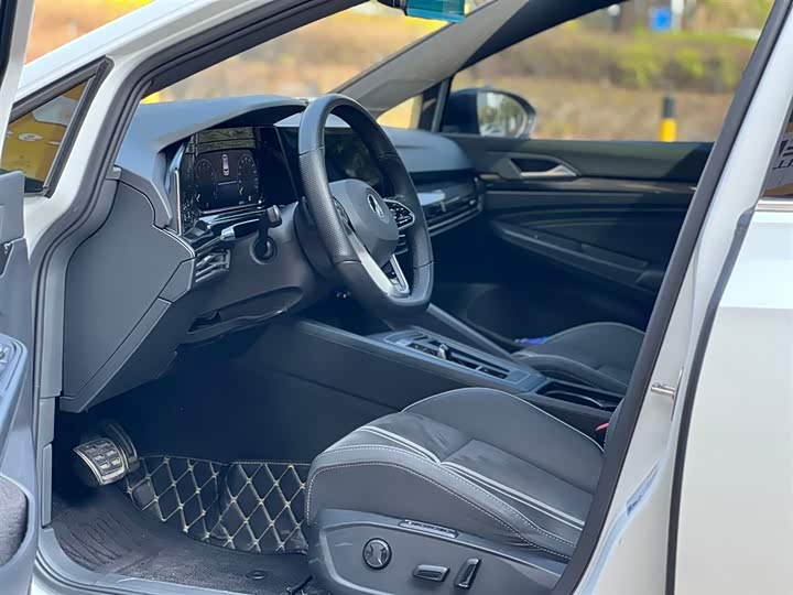 Фото 4 - Volkswagen Golf