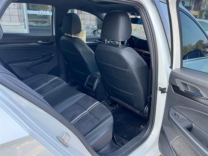 Фото 6 - Volkswagen Golf