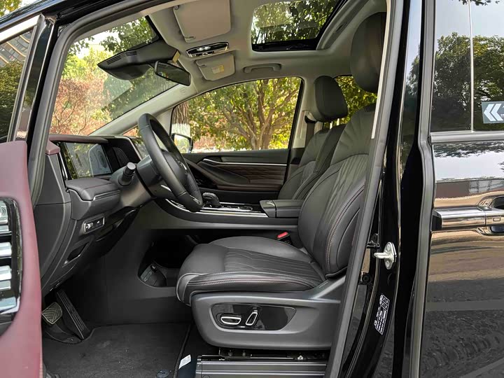 Фото 8 - GAC Trumpchi M8