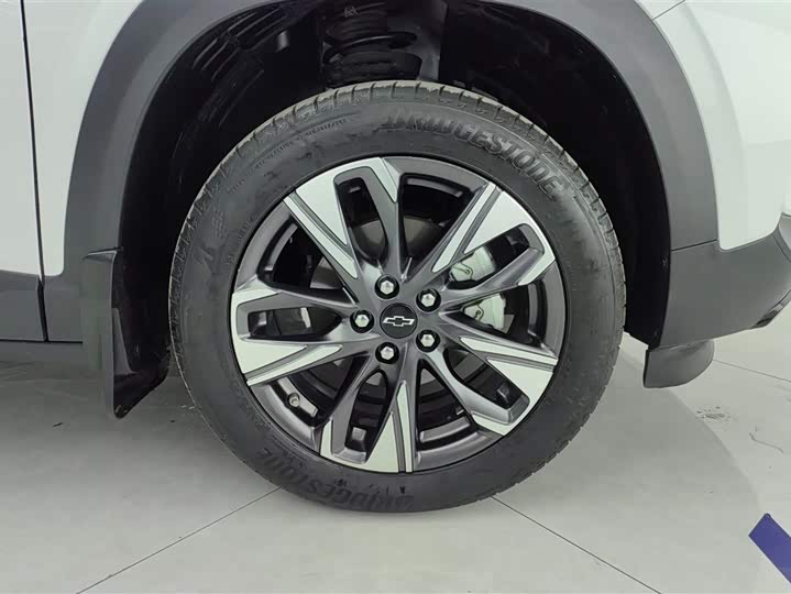 Фото 6 - Chevrolet Tracker