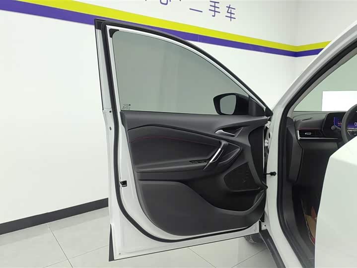 Фото 7 - Chevrolet Tracker