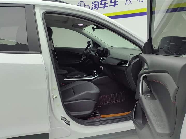 Фото 8 - Chevrolet Tracker