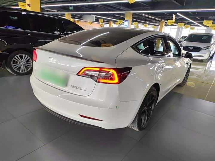 Фото 7 - Tesla Model 3