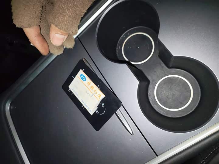 Фото 9 - Tesla Model 3