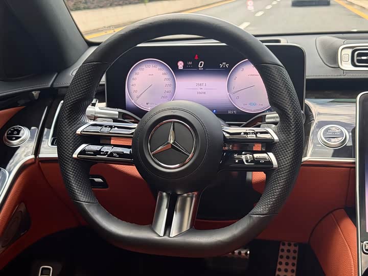 Фото 9 - Mercedes-Benz S-Class