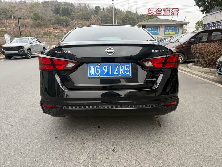 Фото 9 - Nissan Teana