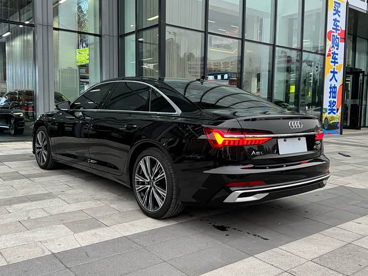 Фото 6 - Audi A6L