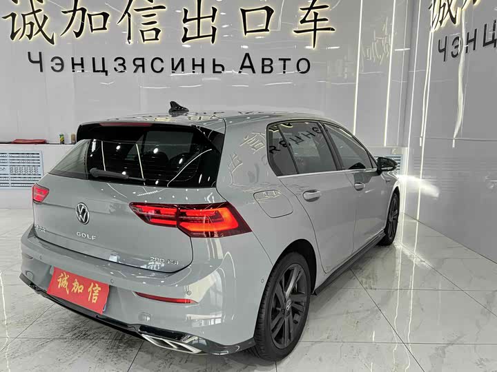 Фото 4 - Volkswagen Golf