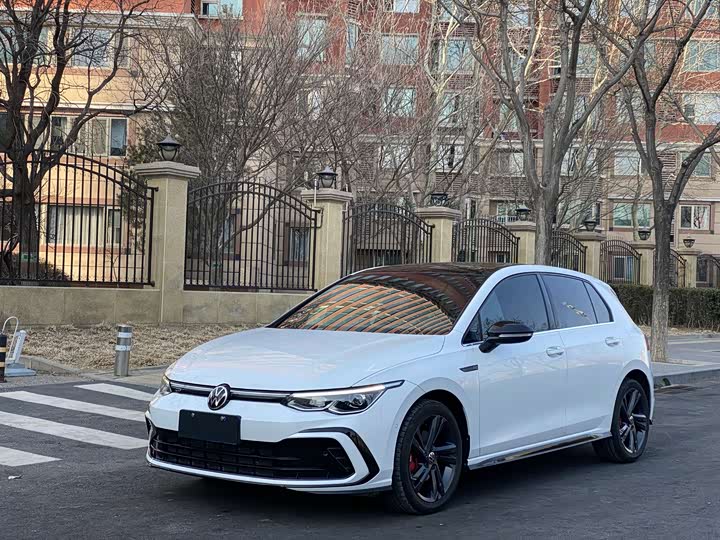 Фото 1 - Volkswagen Golf