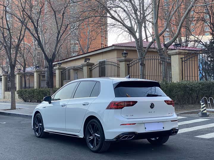 Фото 5 - Volkswagen Golf