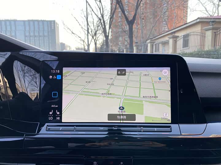 Фото 8 - Volkswagen Golf