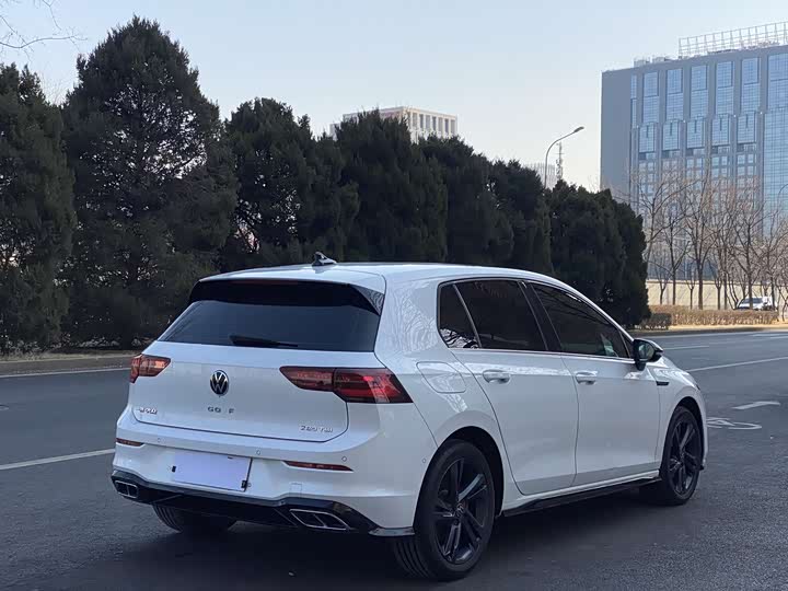 Фото 9 - Volkswagen Golf