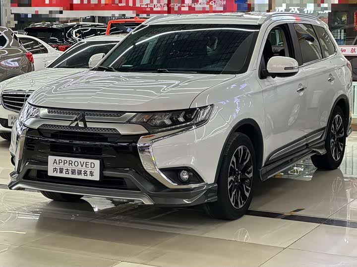 Фото 1 - Mitsubishi Outlander