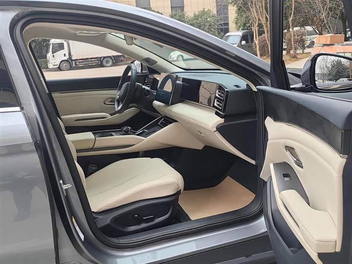 Фото 7 - BYD Qin L