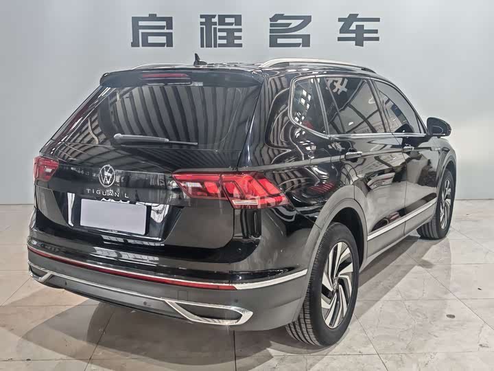 Фото 4 - Volkswagen Tiguan L Pro