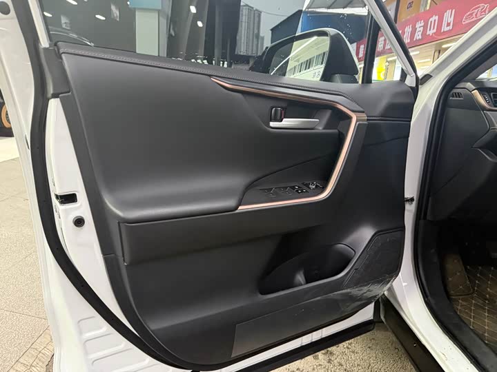 Фото 7 - Toyota Wildlander