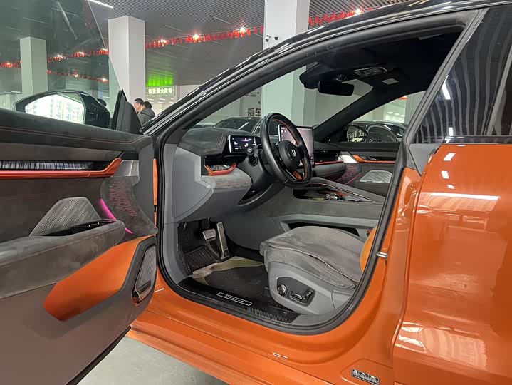 Фото 4 - Zeekr 001