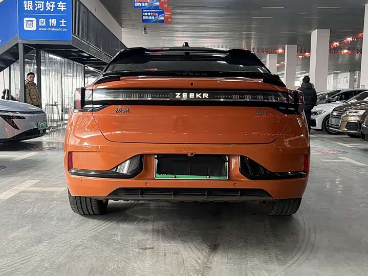 Фото 8 - Zeekr 001
